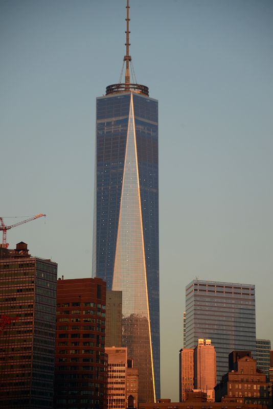 01 New York Financial District One World Trade Center Close Up At Sunrise From Brooklyn Heights